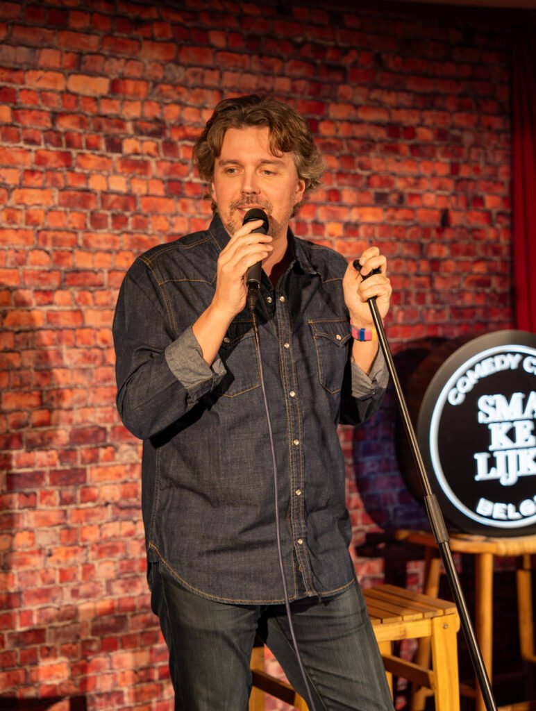 photo événementielle de alex vizorek au comedy club du Méridien Beau Plaza
