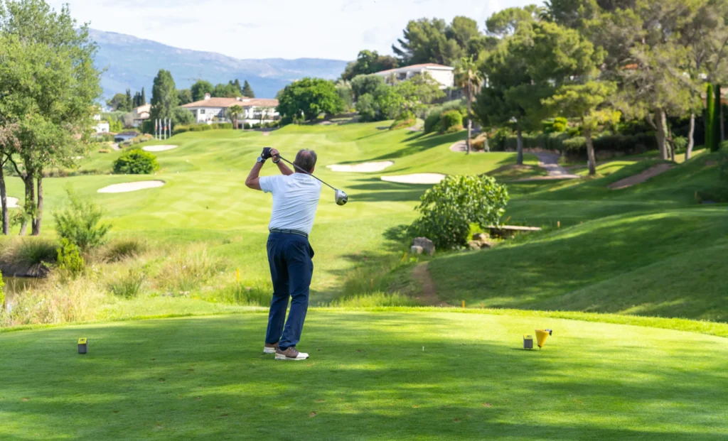 joueur de golf lors d'un tournoi au royal golf mougins